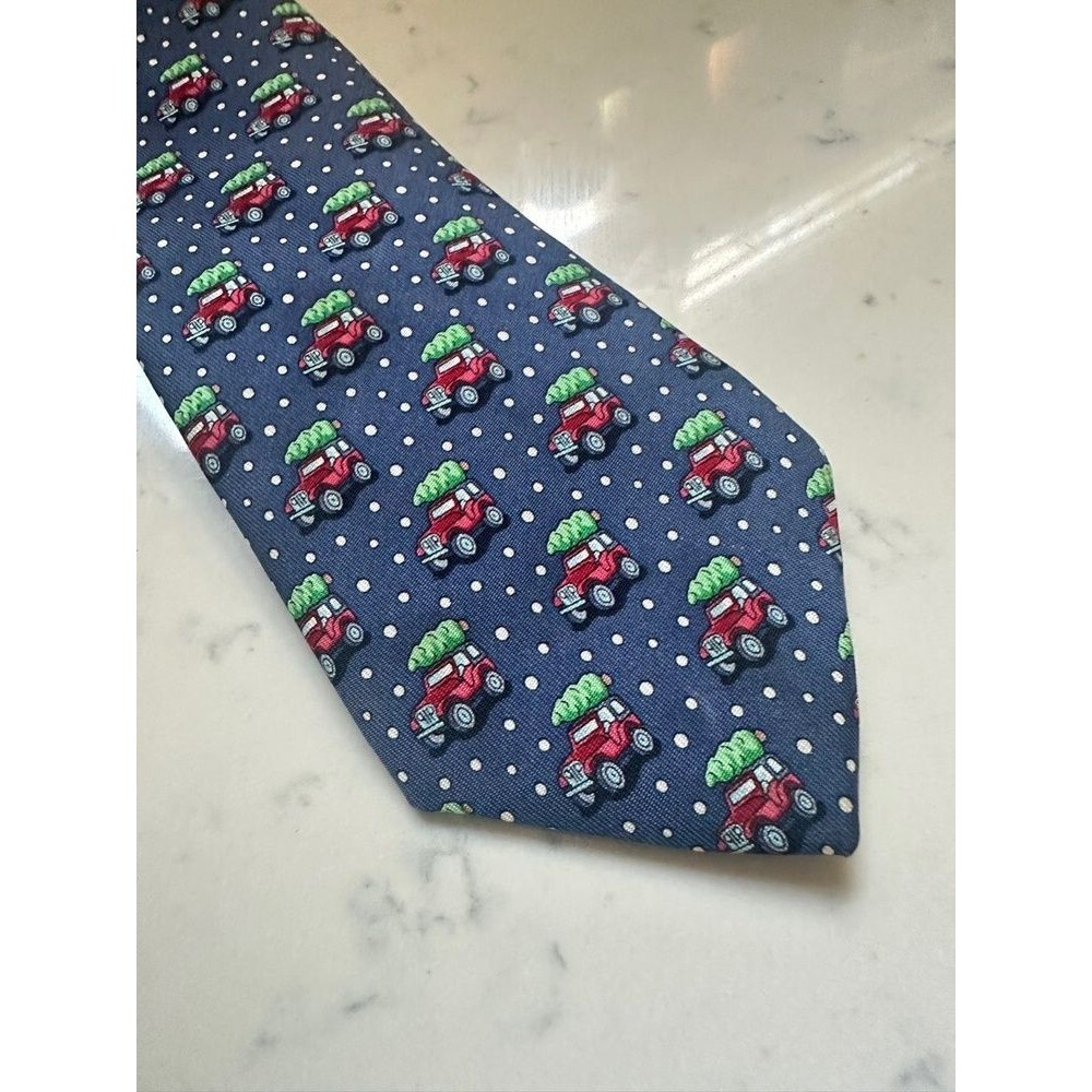 Vineyard Vines Mens Necktie Blue Red Green White Christmas Pattern Jeep Tree